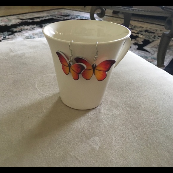 Pretty Little Butterflies Fluttering Earrings - Picture 2 of 3